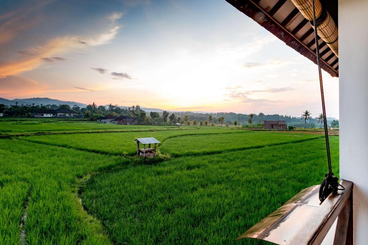 Medewi Surf Villa Pulukan Exterior foto